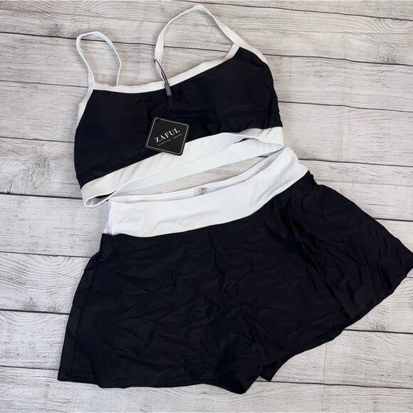 Zaful NWT Black & White Colorblock Bikini Set with Swim Skirt Bottom Size 4 - Picture 3 of 11